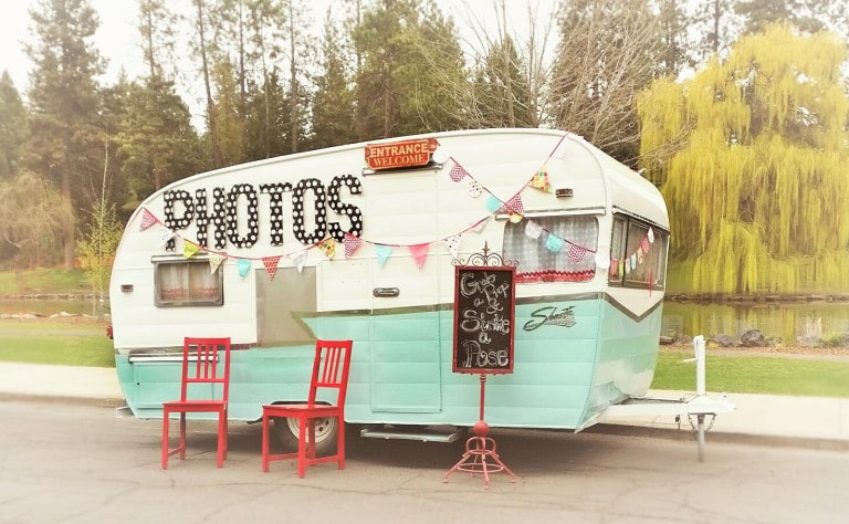 camper DIY wedding photo booth