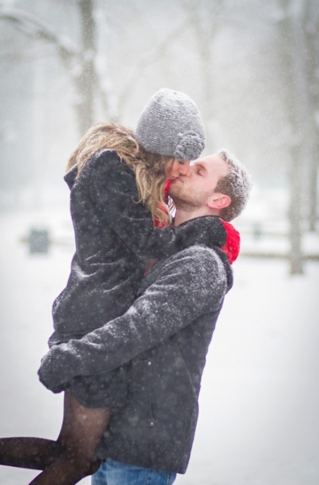 winter engagement photo outfits