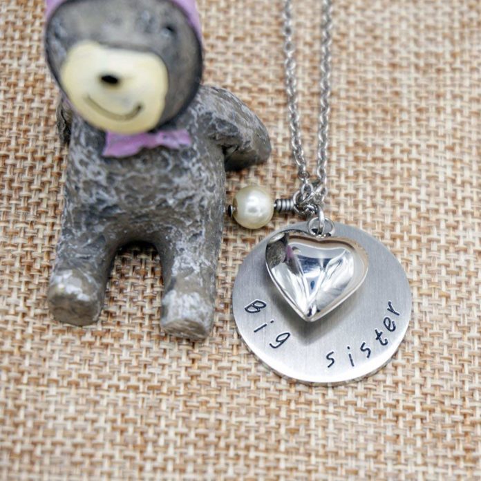 11 of the Best Big Sister Gift Ideas to Give Today